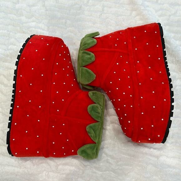 New Dolls Kill Strawberry Shortcake collab Fresh Patch Platform Boots women’s 9 - Picture 1 of 10